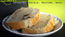Pain complet aux raisins et aux noix