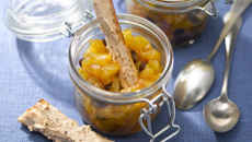 Mouillettes au Fleuron de Canard et chutney de poire