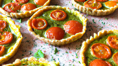 Tartelettes tomates au pesto
