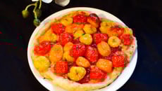 Tarte fine aux tomates multicolores et moutarde au miel et épices