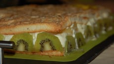 Dacquoise au mascarpone, chocolat blanc et kiwis