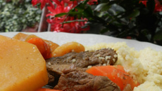 Agneau aux rutabagas, carottes et abricots secs