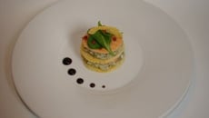 Mille et une feuille de saumon, parmesan et risotto à l'oseille