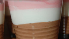 Verrine à la fraise tagada et au toblerone