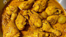 Blancs de poulet au curry rouge