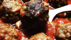 Boulettes de bœuf sauce pizza