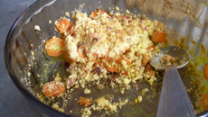 Crumble aux carottes, curry et noisettes