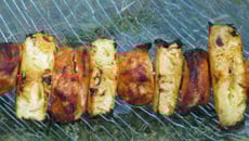 Brochettes de poulet marinées à l'ananas