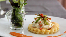 Mousse d'artichaut en tartelette et crème de chorizo