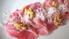 Ravioli roses chèvre et truffe