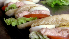 Batbout au thon crudité