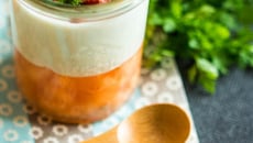 Mousse au roquefort, gelée de moelleux au melon, miettes de culatello et cerfeuil