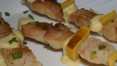 Brochette de lotte au lard