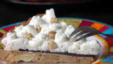 Gâteau façon tarte poire, gelée de vin et mousse de roquefort