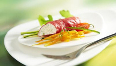 Roulé au carpaccio de bœuf et fromage frais