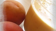 Smoothie à l'abricot et à la mangue