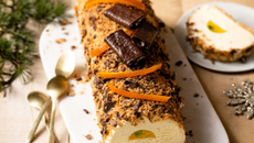 Bûche - Sablé breton aux Crêpes Dentelle Gavottes®, mousse au miel de sarrasin et fève de tonka