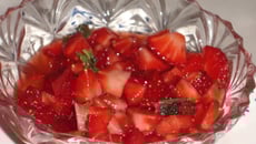 Tartare de fraises à la menthe poivrée