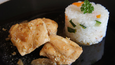 Poulet à la citronnelle et son riz coloré