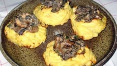 Nids de pommes de terre à la forestière