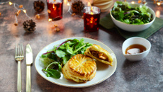 Galettes feuilletées au foie gras et au confit d’oignons