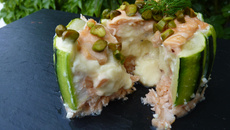 Charlotte de courgettes, saumon et cœur comté