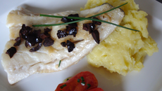 Filet de lieu jaune et son écrasé de pommes de terre à lhuile d'olive