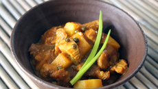 Curry de porc au poivre vert