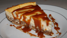 Cheesecake au lait de coco et caramel beurre salé