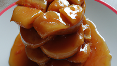 Aumonières aux pommes, caramel beurre salé