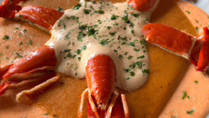Ravioles de langoustines et leur crème crustacés au paprika fumé