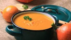 Soupe au potimarron avec une pointe de crème