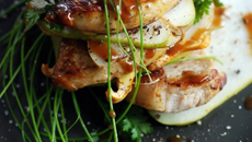 Mille feuilles de veau, de foie gras et de poires