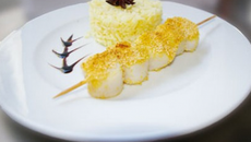 Brochettes de saint-jacques aux épices