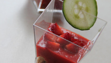 Gaspacho de fraises sablé basillic