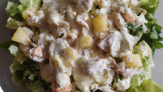 Salade tiède au poulet et lait de coco