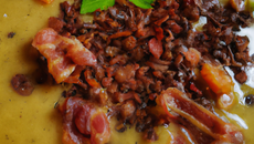 Velouté de chicons et de lentilles aux petits lardons