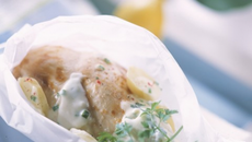 Cuisses de lapin en papillote et sa crème citronnée et herbe