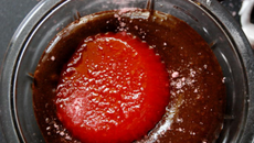 Mousse de chocolat à la gelée rouge