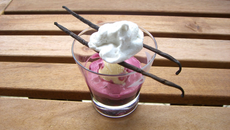 Île flottante aux fruits rouges