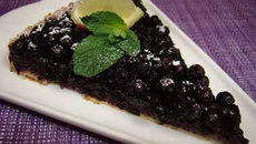 Tarte aux myrtilles et fine crème d'amandes au citron