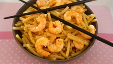 Crevettes sautées à l'ail et piment d'Espelette, pâtes au basilic