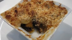 Crumble pommes pruneaux abricots saveur cannelle-citron