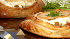 Chausson brioche de Brie de Melun aux poires