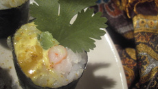 Maki crevette, mangue, avocat au curry