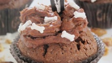 Cupcake chocolat-noisette (et os!)