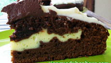 Gâteau aux 2 chocolats et au cream cheese, cœur de ricotta-mascarpone citronné, double glaçage