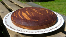 Zebra cake à la vanille, Amaretto, chocolat et orange confite