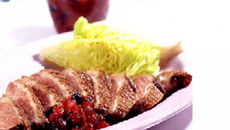 Magret de canard au chutney de canneberge