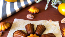 Madeleines au miel fleuri et cannelle